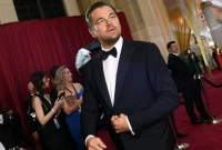 প্রেমিকার বয়স ২৫ বছর পার হলেই সম্পর্কে ইতি টানেন টাইটানিক তারকা