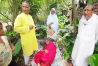 মেয়েদের জমির ভাগ দেওয়ায় বৃদ্ধা মাকে জঙ্গলে ফেলে গেলেন ছেলে!