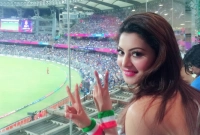 এই নায়িকা নেন মিনিটে এক কোটি, সর্বোচ্চ পারিশ্রমিক!