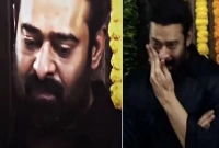 কান্নায় ভেঙে পড়লেন অভিনেতা প্রভাস 