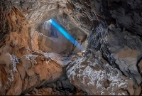 মাটির নিচ থেকে উঠে আসছে রহস্যময় এক শব্দ, আতঙ্কে গ্রামবাসী!