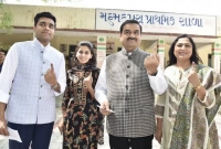 বিশ্বকে চমকে দিয়ে ইতিহাস গড়লেন ভারতীয় এই ধনকুবের  