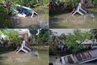 নিয়ন্ত্রণ হারিয়ে পুকুরে যাত্রীবাহী বাস