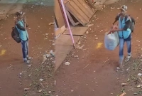 চোরের ভক্তি, চুরির আগে মা দুর্গাকে ভক্তিভরে প্রণাম!