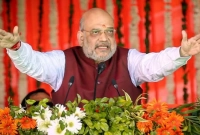 মসজিদে আজান শুরু হতেই ভাষণ থামালেন অমিত শাহ