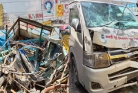 অটোরিকশা ও মাইক্রোবাসের সংঘর্ষে ৫ জনের মৃত্যু