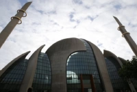 মাইকে আজান দেওয়ার অনুমতি জার্মানির কোলন শহরে