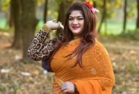 অবশেষে বড় পর্দায় ফিরলেন চিত্রনায়িকা মুনমুন