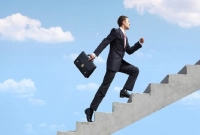 জীবনে উন্নতি করতে চাইলে এই ৬ ধরনের মানুষদের এড়িয়ে চলুন