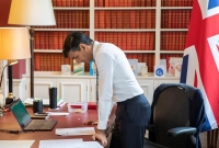 প্রধানমন্ত্রী হয়েই প্রথম যে বিদেশি নেতাকে ফোন করলেন ঋষি সুনক