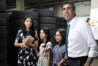 ৯ হাজার কোটি টাকার মালিক ঋষি সুনকের স্ত্রীকে কি চেনেন?