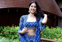 নিজের সম্পর্কে কেন এমন বললেন জাহ্নবী!