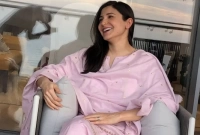 লোভ সামলাতে না পেরে নিয়ম ভাঙলেন অনুষ্কা!