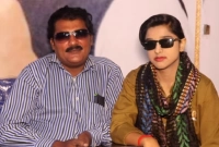 প্রেমিকের বয়স ৫২ ও প্রেমিকার ২০, শিক্ষক-ছাত্রী থেকে হলেন স্বামী-স্ত্রী!