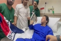 হাসপাতালে সেই যুবকের সঙ্গে ইমরানের সাক্ষাৎ, বললেন 'তুমি হিরো, বড় হৃদয়ের মানুষ'