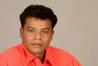 এ কথা বলার পর কান্নায় ভেঙে পড়েন গায়ক আকবরের স্ত্রী