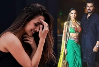 লাজুক হাসি দিয়ে মালাইকা জানালেন 'হ্যাঁ বলে দিলাম'