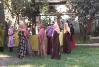 পরীক্ষা শেষে বাড়ির যাওয়ার পথে বিদ্যালয় মাঠে নবজাতকের জন্ম দিলেন আয়েশা