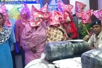 ১০৮ কেজি গাঁজাসহ গ্রেফতার ৫ মহিলা!