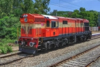 এবার ট্রেনের গোটা ইঞ্জিন খুলে নিয়ে গেছে চোরের দল