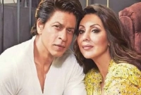 যা দেখে হাসি সামলাতে পারেননি শাহরুখ খান!