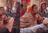 বাবার শেষকৃত্য অনুষ্ঠানে কান্নায় ভেঙে পড়েন চঞ্চল চৌধুরী