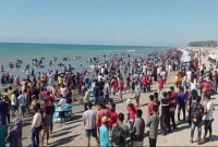 এই বছরের শেষ সূর্যাস্ত দেখতে সমুদ্র সৈকতে ঢল পর্যটকদের!