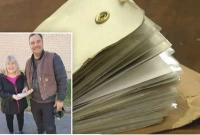 স্কুলজীবনে হারিয়ে ফেলা মানিব্যাগ পেলেন ৫৪ বছর পর!