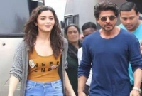 আলিয়াকে ‘আম্মা’ বলে সম্বোধন করলেন শাহরুখ!