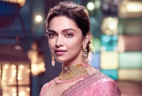 অভিনয় করার আগে ভীষণ ভয়ে ছিলেন দীপিকা