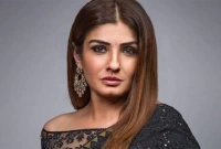 নিজের বাগানে কার কবর খুঁড়তে বললেন রাভিনা টেন্ডন?