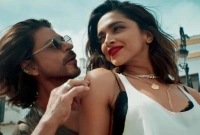 এবার কেজিএফ-২-কে টপকে নতুন রেকর্ড গড়ল শাহরুখের ‘পাঠান’