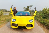 ময়মনসিংহের আজিজ ল্যাম্বরগিনি অ্যাভেন্টেডর গাড়ি বানিয়ে হৈ-চৈ ফেলে দিলেন!