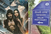 হাইকোর্টের নির্দেশে বড় ধাক্কা খেল শাহরুখের 'পাঠান'