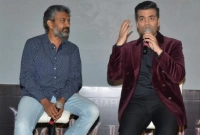 সবার সামনে করণ জোহরকে রোস্ট করলেন রাজামৌলি!