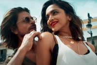 ৮৪ কোটির বেশি টাকা ফিরিয়ে দিলেন পাঠানের পরিচালক