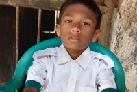 হাতের আঙুল নেই, কনুই দিয়ে লিখে সব ক্লাসে প্রথম আরাফাত