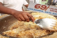 মাত্র ৬৯ টাকা দিয়ে খেতে পারবেন যত খুশি বিরিয়ানি!