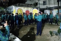 মধ্যরাতে ছাত্র হোস্টেলের কক্ষ থেকে ছাত্রীকে আটক