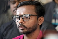 বাসায় শিক্ষক রেখে পড়ালেখা শুরু করেছেন হিরো আলম!