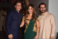 আমির খানের রেকর্ড ভাঙলেন শাহরুখ খান