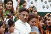 তিন নারীর সঙ্গে প্রেমের কথা কখনও লুকাননি পারভেজ মোশাররফ!