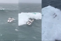 দৈত্যাকার ঢেউ আছড়ে পড়ছে, ভাসিয়ে নিয়ে যাচ্ছে খেলনার মতো! (ভিডিও)