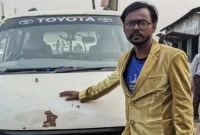 উপহারের গাড়িটি মেয়াদোত্তীর্ণ, বিপাকে হিরো আলম   