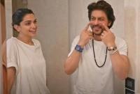 দীপিকার সুন্দর ত্বকের সিক্রেট ফাঁস করে দিলেন শাহরুখ