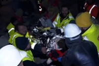 ৫ দিন পর তুরস্কের ধ্বংসস্তুপ থেকে ৩ ভাইকে উদ্ধার