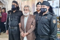 স্বামী-স্ত্রী পরিচয়ে হোটেলে উঠে ঝগড়া, অতপর...