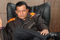 প্রতিদিন স্ত্রীর হাতে মার খেতে হয় মিঠুন চক্রবর্তীকে!