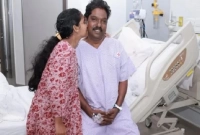 বাবাকে বাঁচাতে নিজের লিভারের অংশ দান করলেন মেয়ে!