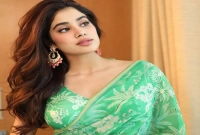 মা শ্রীদেবীকে স্মরণ করে যে আবেগে ভাসলেন জাহ্নবী